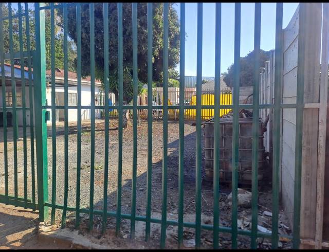 230M² BUSINESS FOR SALE IN OOS EINDE